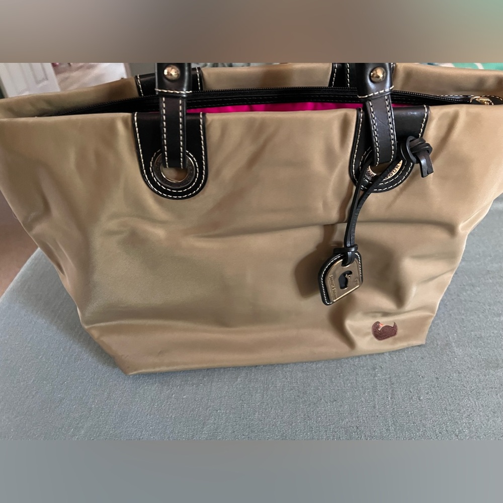 Dooney & Bourke shoulder tote